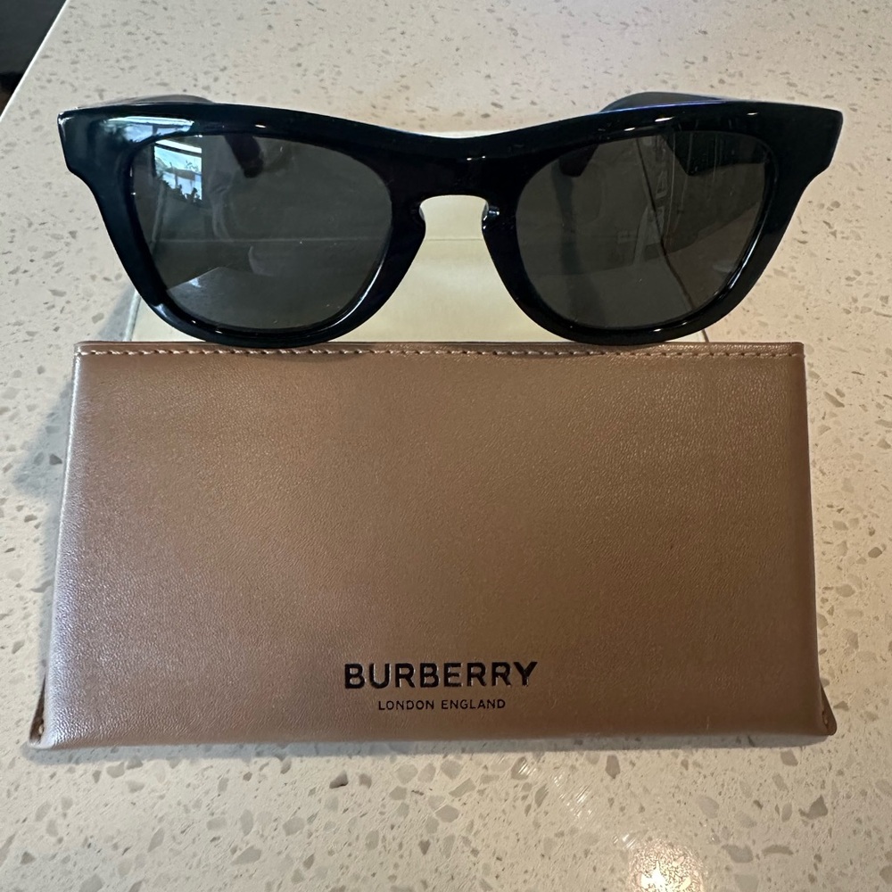 Burberry Black Sunglasses with Case